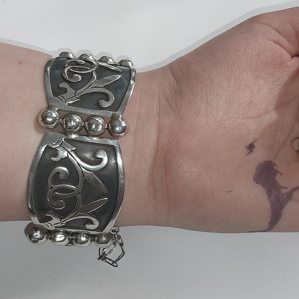 Vintage solid silver floral link panel bracelet - Picture 13 of 13